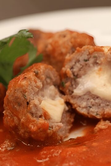 CHEESE STUFFED BUFFALO CHICKEN MEATBALLS