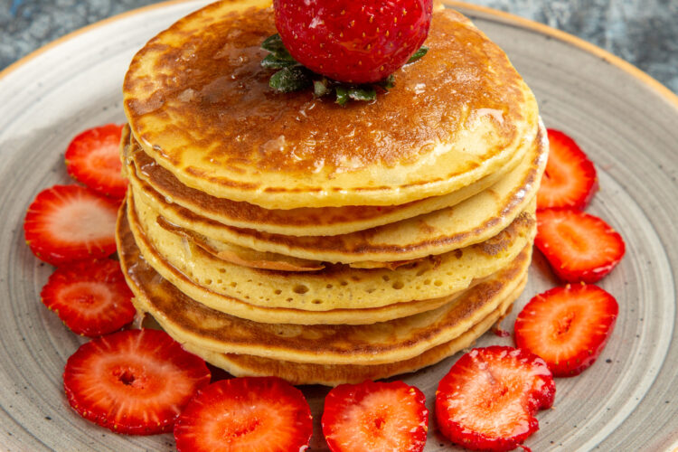 Fluffy Keto Almond Cream Cheese Pancakes